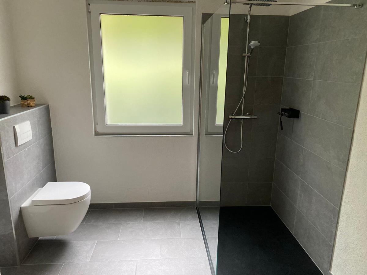 Ringtoys Rooms Mit Einem Gemeinschaftsbad One Bathroom To Share With Four Rooms Welcherath Exterior foto